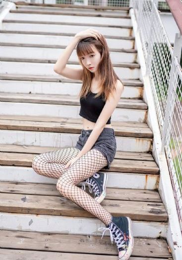 女保险销售员5