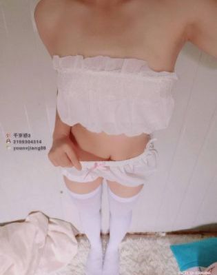 一对浑圆的胸乳被揉捏小说